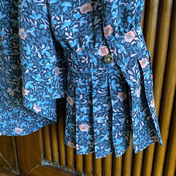 Loft Long Sleeved Blouse - Picture 10 of 11